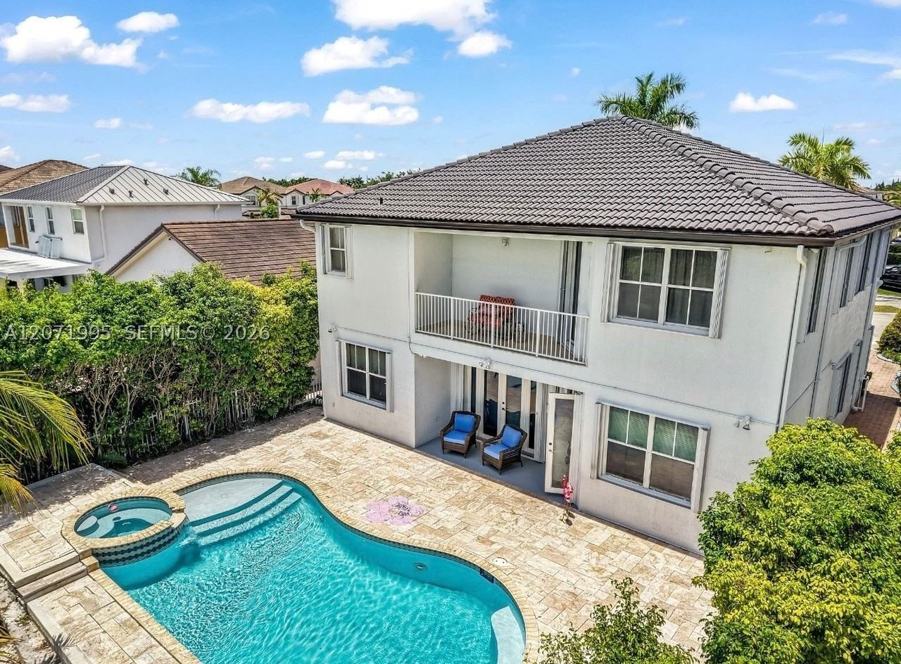 1421 Sw 153rd Path - Photo 3 of 24