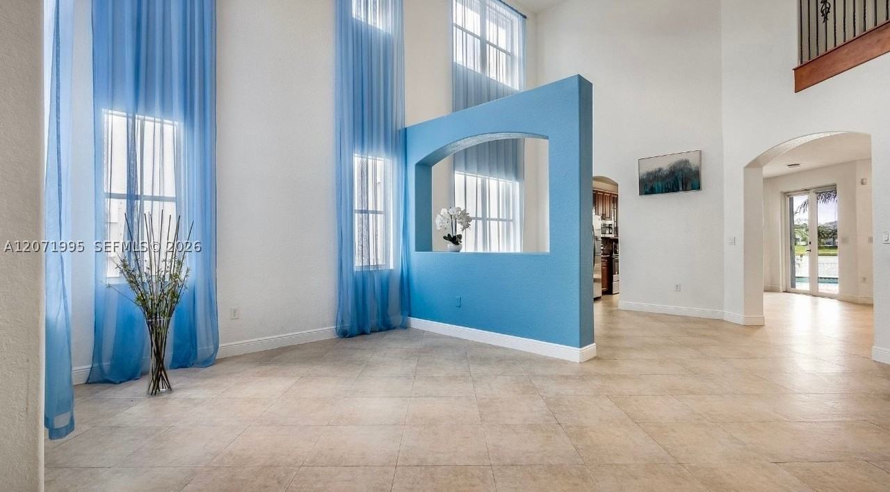 1421 Sw 153rd Path - Photo 7 of 24