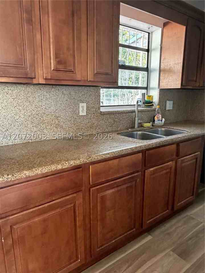 5450 Nw 177th Ter #0 - Photo 6 of 11