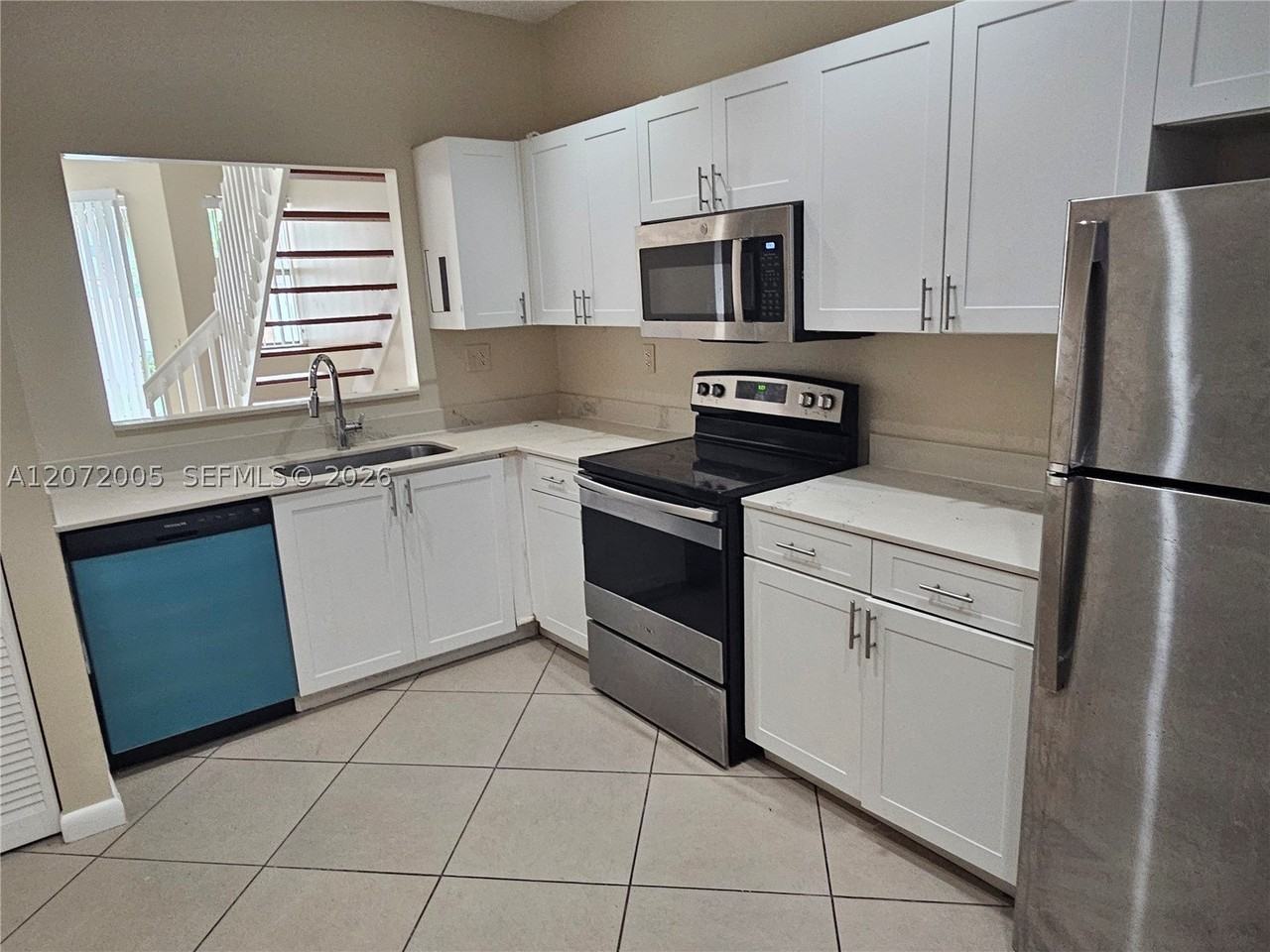 3860 Tree Tops Rd - Photo 4 of 28