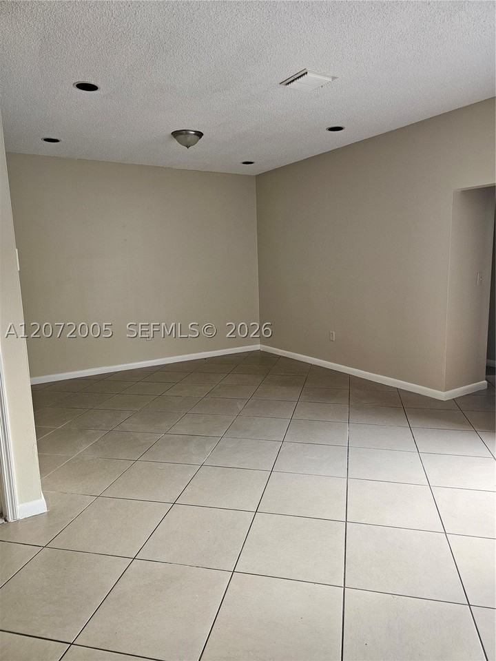 3860 Tree Tops Rd - Photo 6 of 28