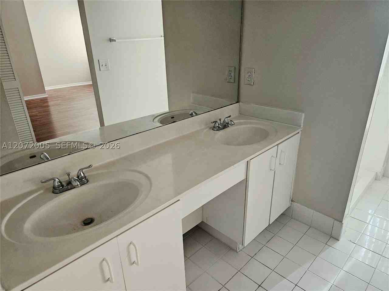 3860 Tree Tops Rd - Photo 7 of 28