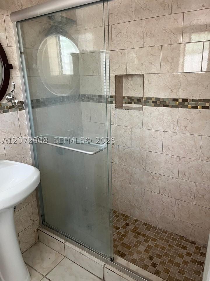 6498 Collins Ave #40 - Photo 2 of 6