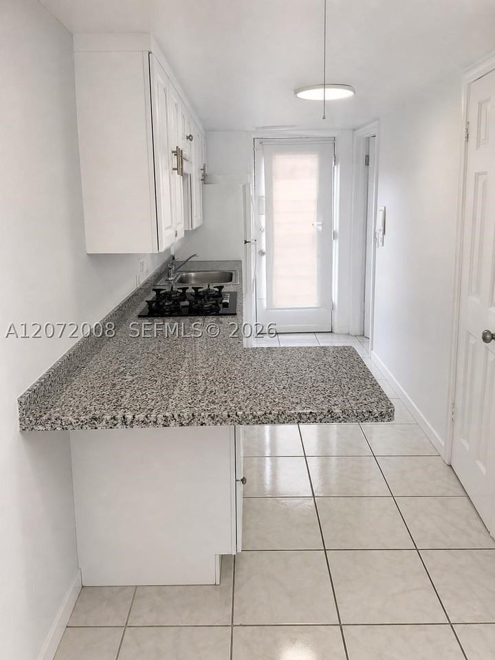 6498 Collins Ave #40 - Photo 3 of 6