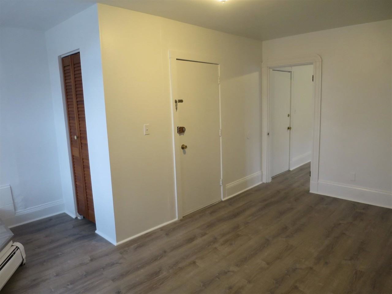 205 Highland Ave #4 - Photo 4 of 8