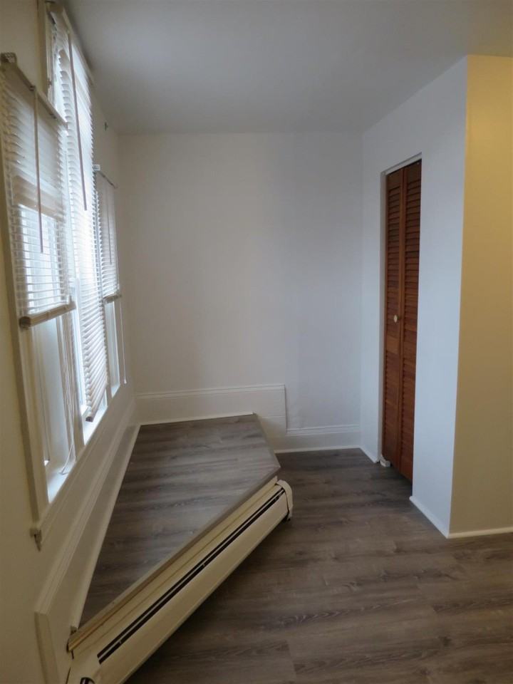205 Highland Ave #4 - Photo 6 of 8
