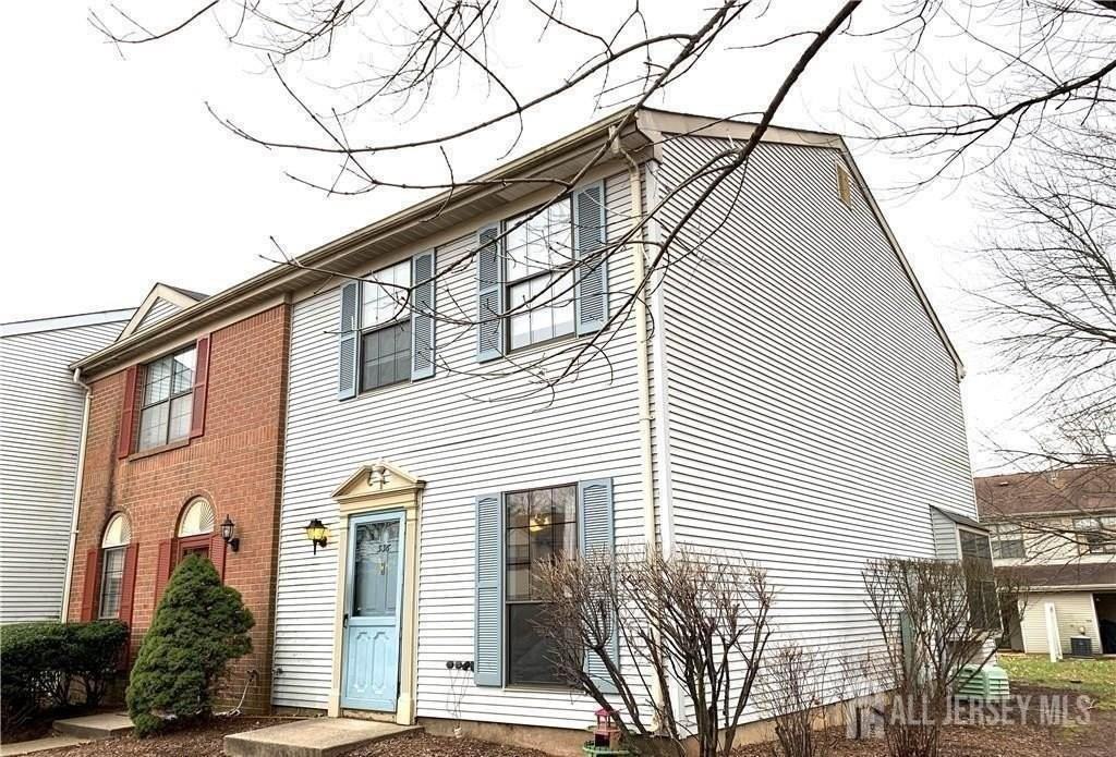 536 Manchester Ct - Photo 2 of 20