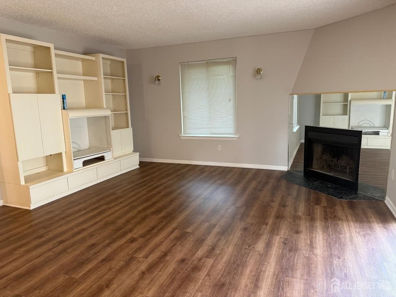 79 Park Gate Dr - Photo 3 of 13