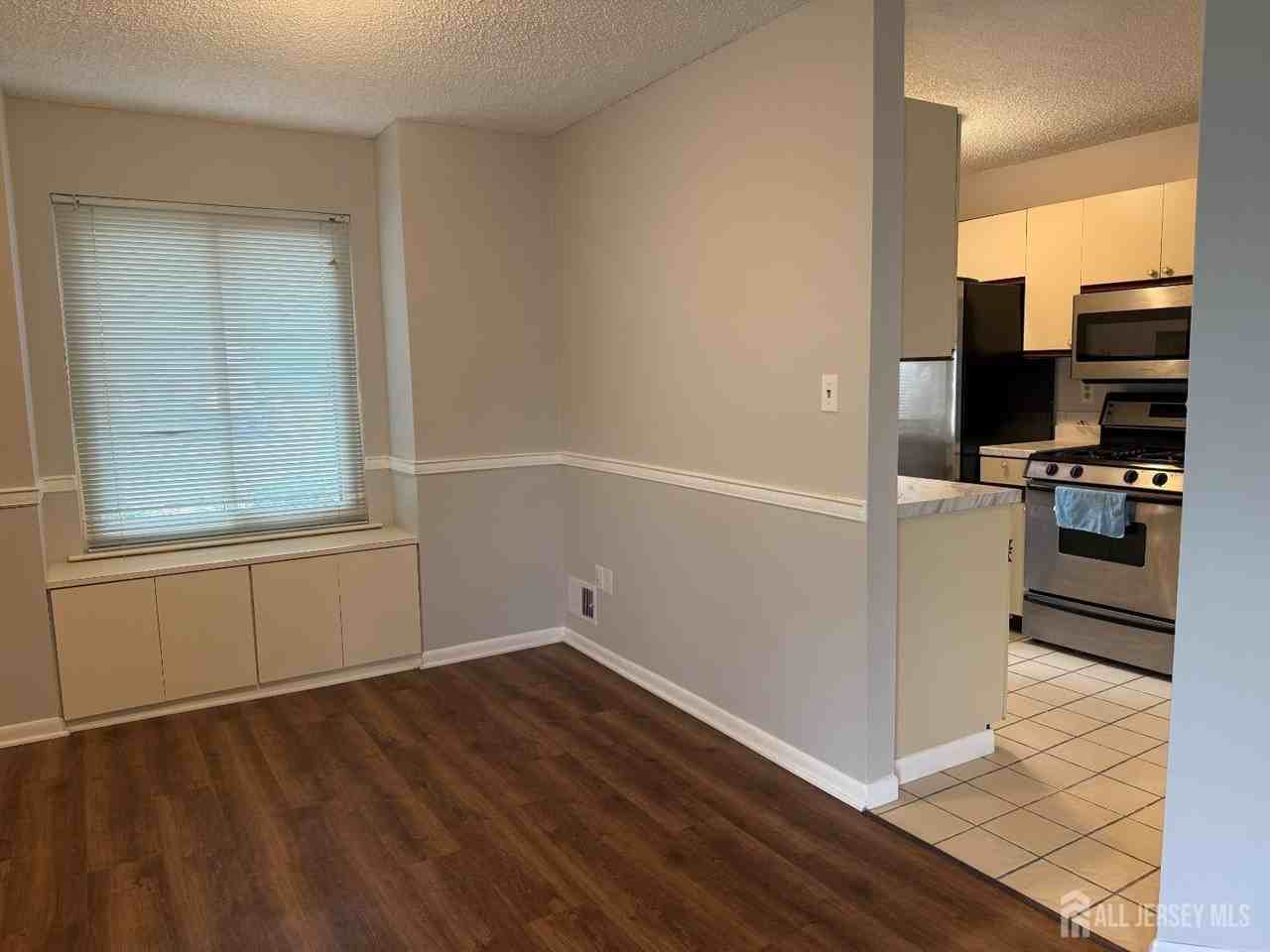 79 Park Gate Dr - Photo 4 of 13