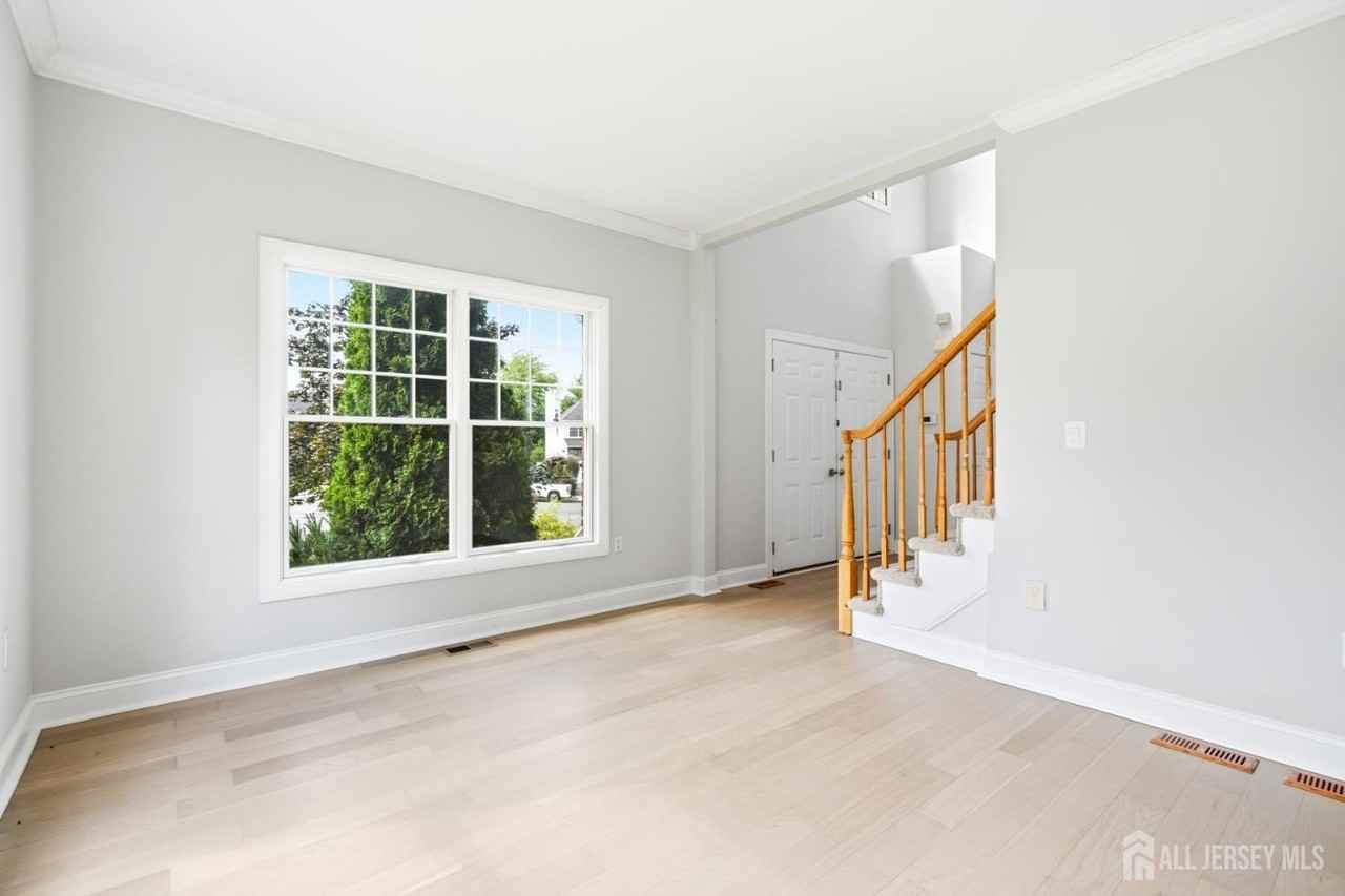 33 Melbloum Ln - Photo 4 of 34
