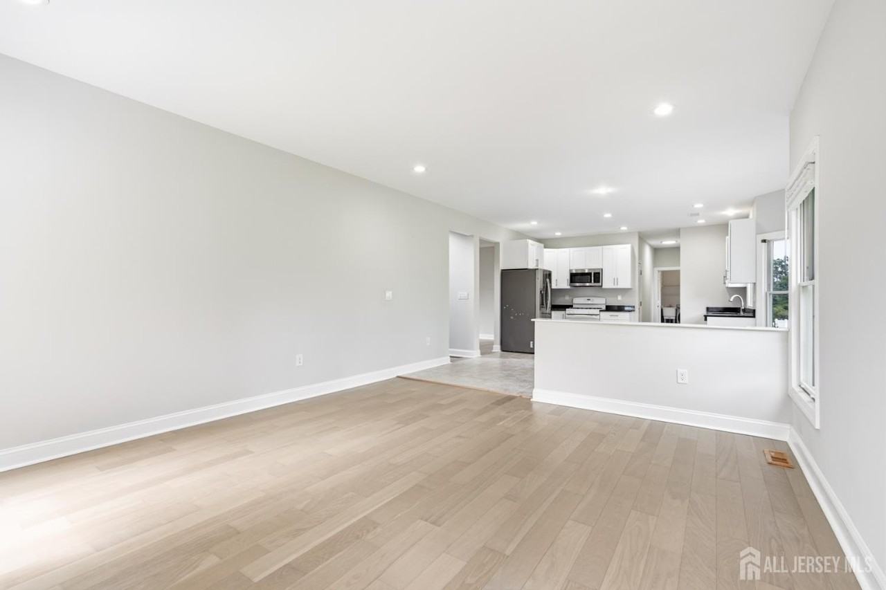 33 Melbloum Ln - Photo 6 of 34