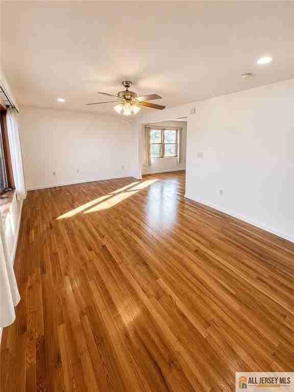 217 Van Buren St - Photo 5 of 18
