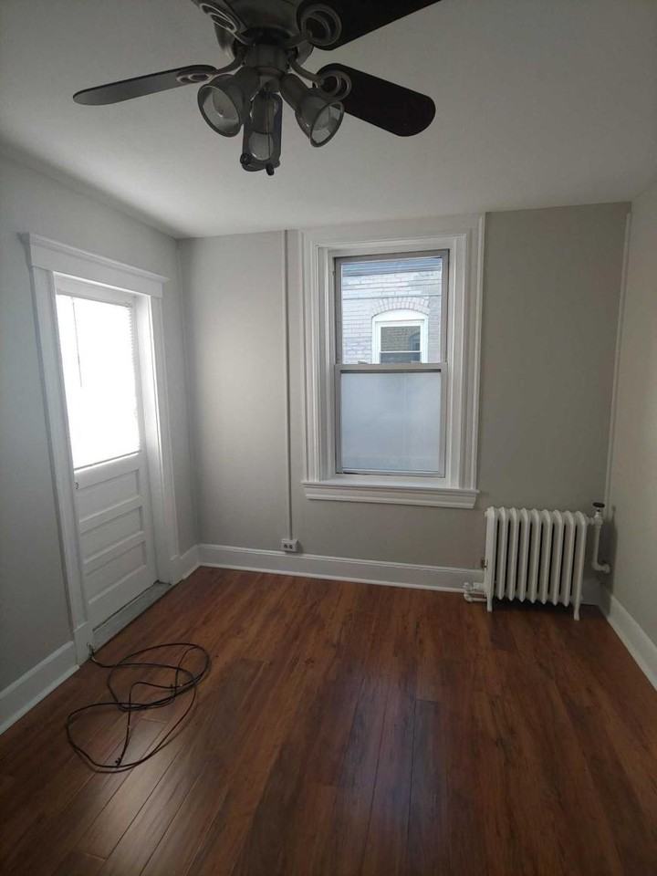 234 Hanover St - Photo 4 of 10