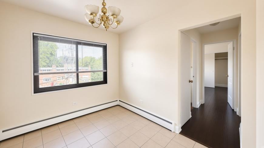 6460 N Ridge Blvd - Photo 2 of 9