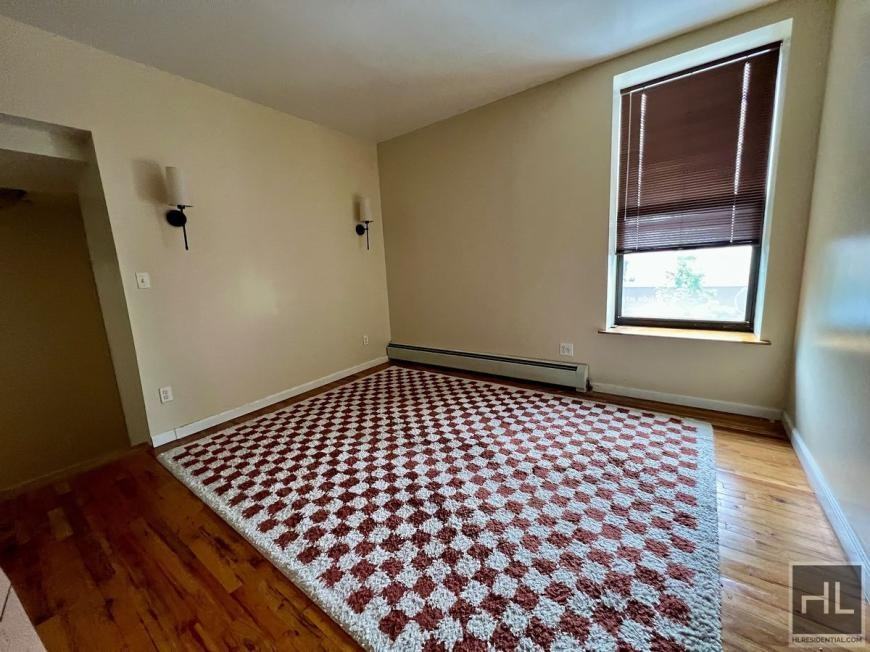 255 17th St - Photo 3 of 9