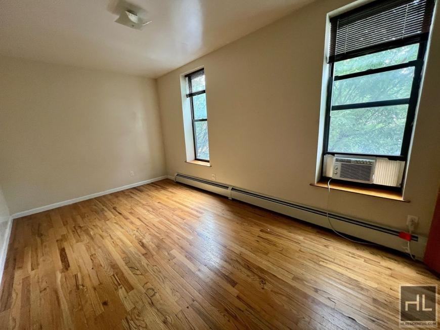 255 17th St - Photo 5 of 9