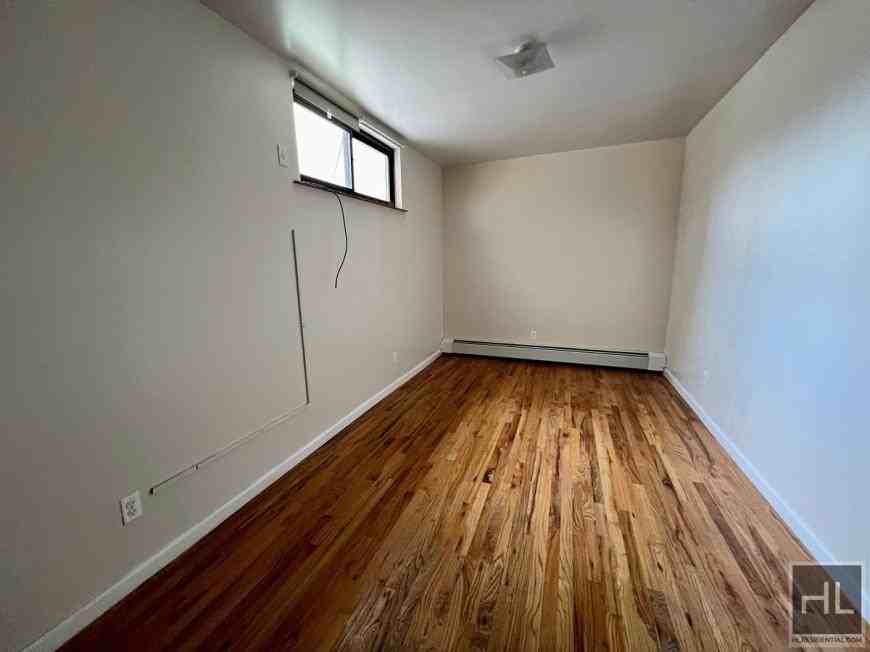 255 17th St - Photo 7 of 9