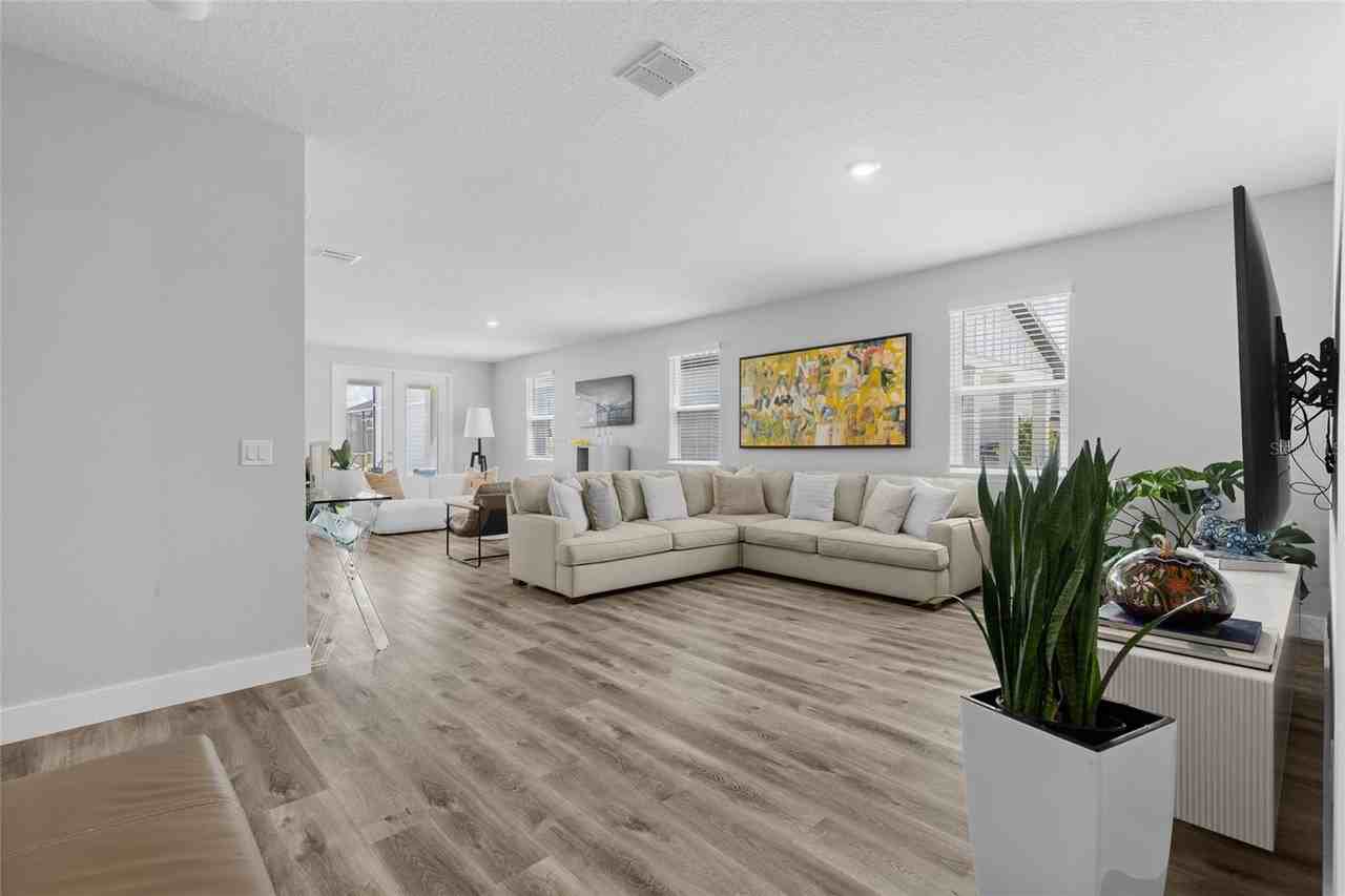 2205 Broadbrook Dr - Photo 6 of 32