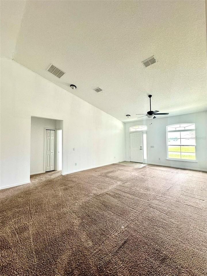 102 Aurelia Ct - Photo 3 of 19