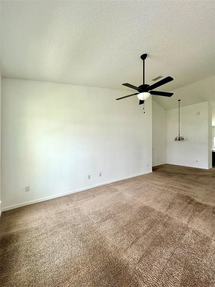 102 Aurelia Ct - Photo 5 of 19