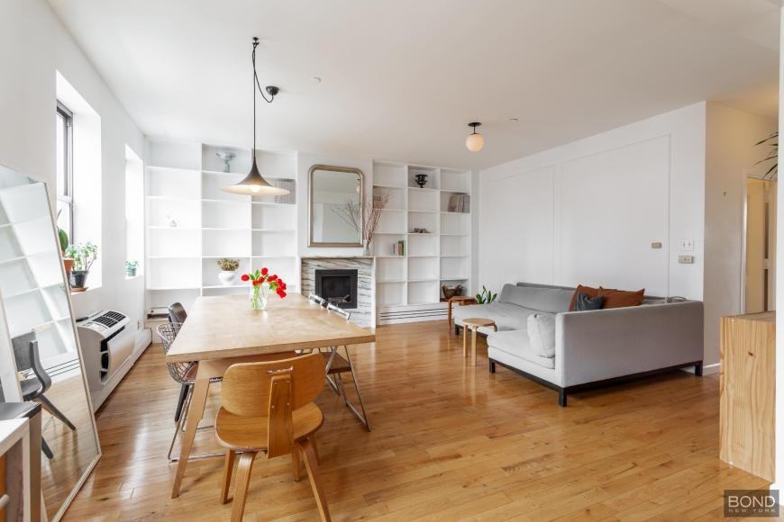 84 Green St - Photo 2 of 9
