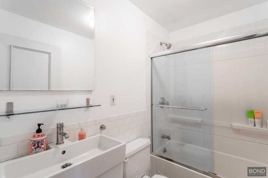 84 Green St - Photo 7 of 9