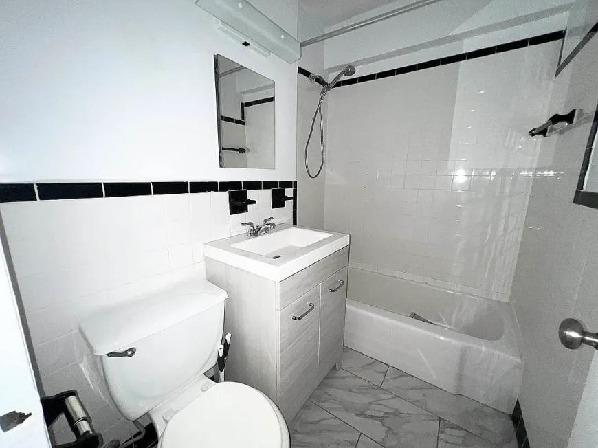 1130 Stadium Ave - Photo 6 of 9