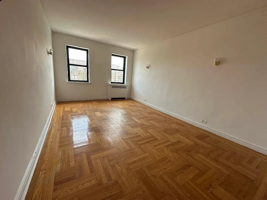 2265 University Ave - Photo 2 of 4
