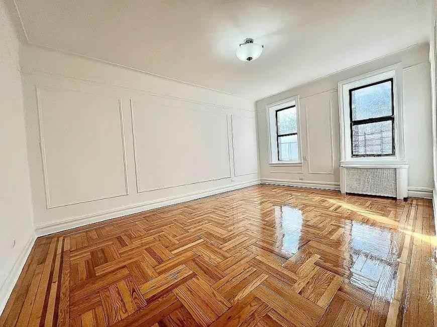 2976 Marion Ave - Photo 3 of 6