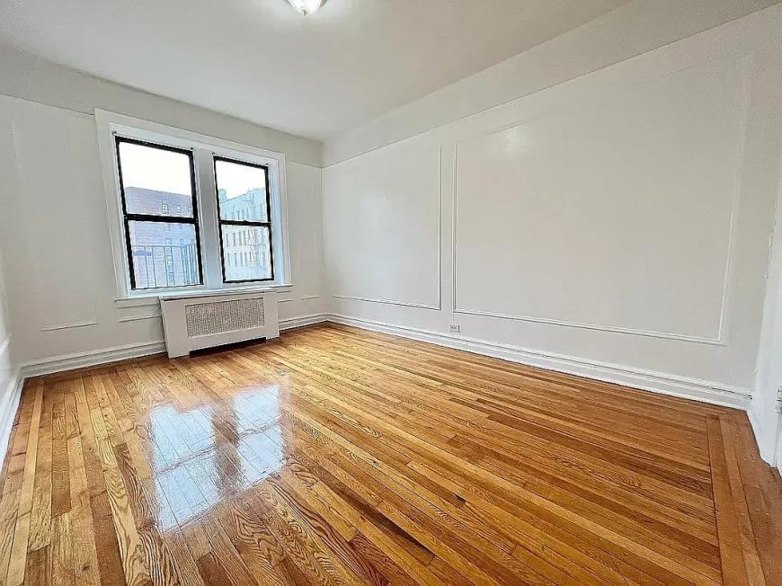 2976 Marion Ave - Photo 4 of 6