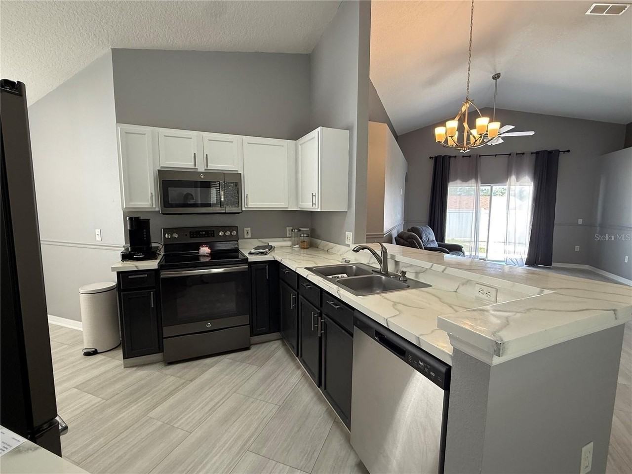 16212 Coopers Hawk Ave - Photo 5 of 15