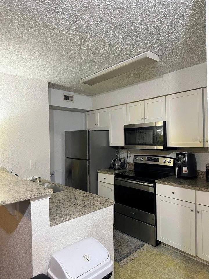 2214 Metropolitan Way #2210 - Photo 3 of 10