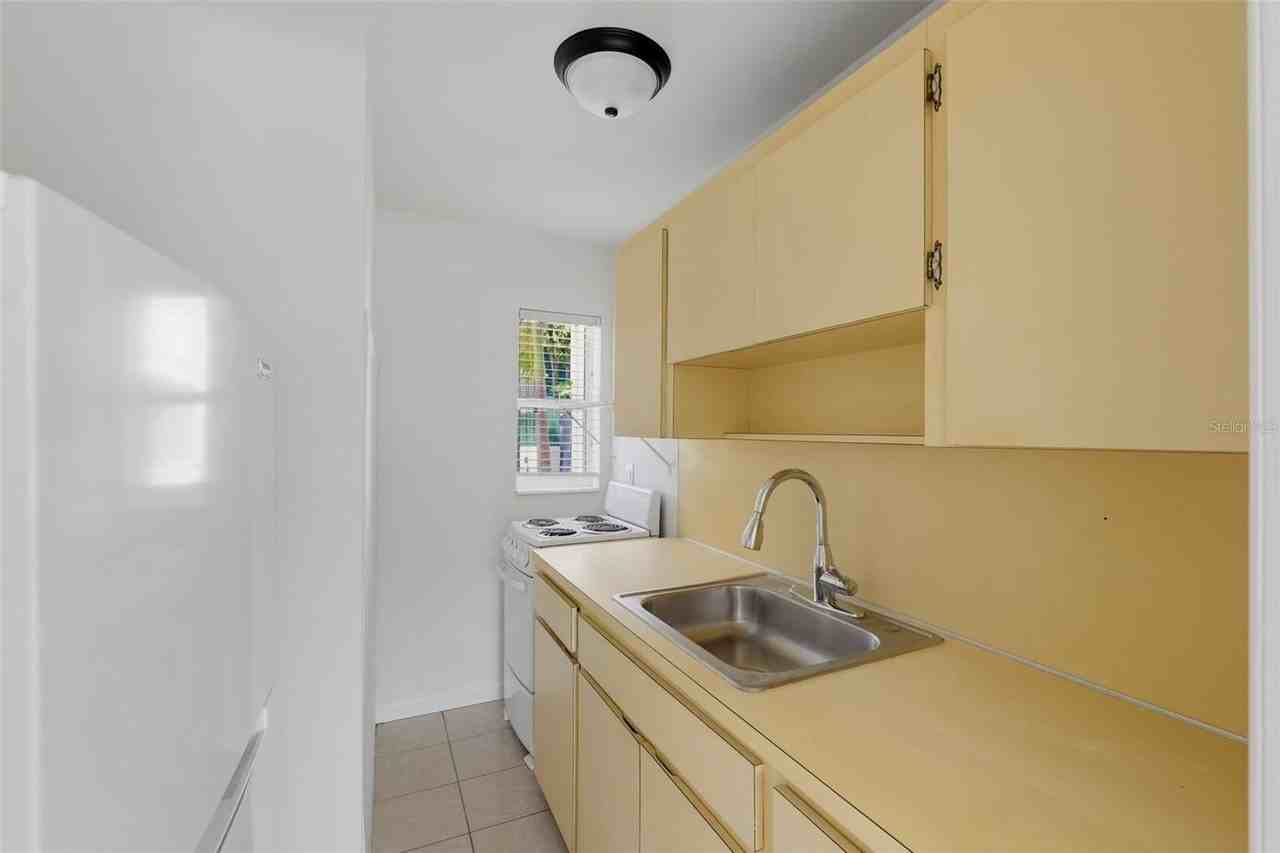 3030 1/2 5th St N - Photo 5 of 7