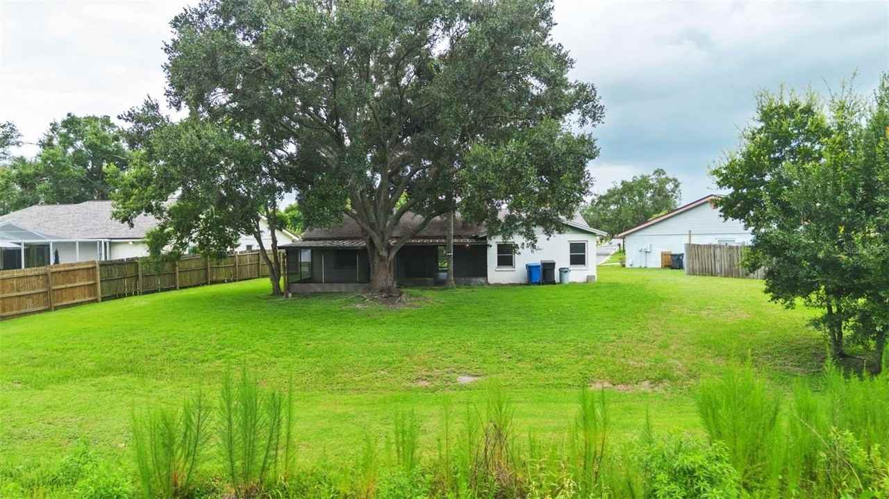 629 Stillview Cir - Photo 2 of 42