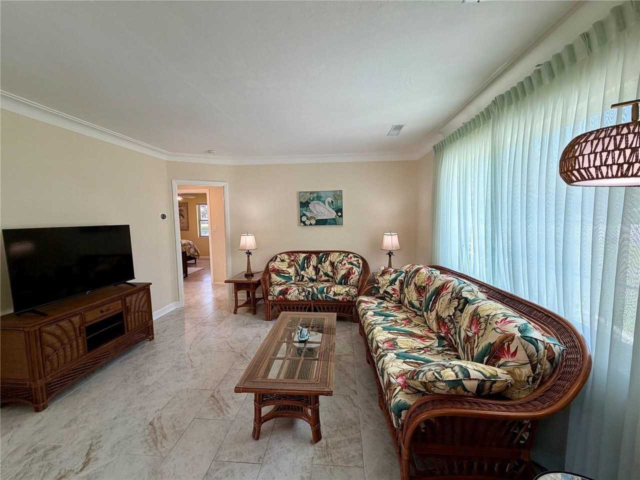 1109 S Betty Ln - Photo 5 of 20