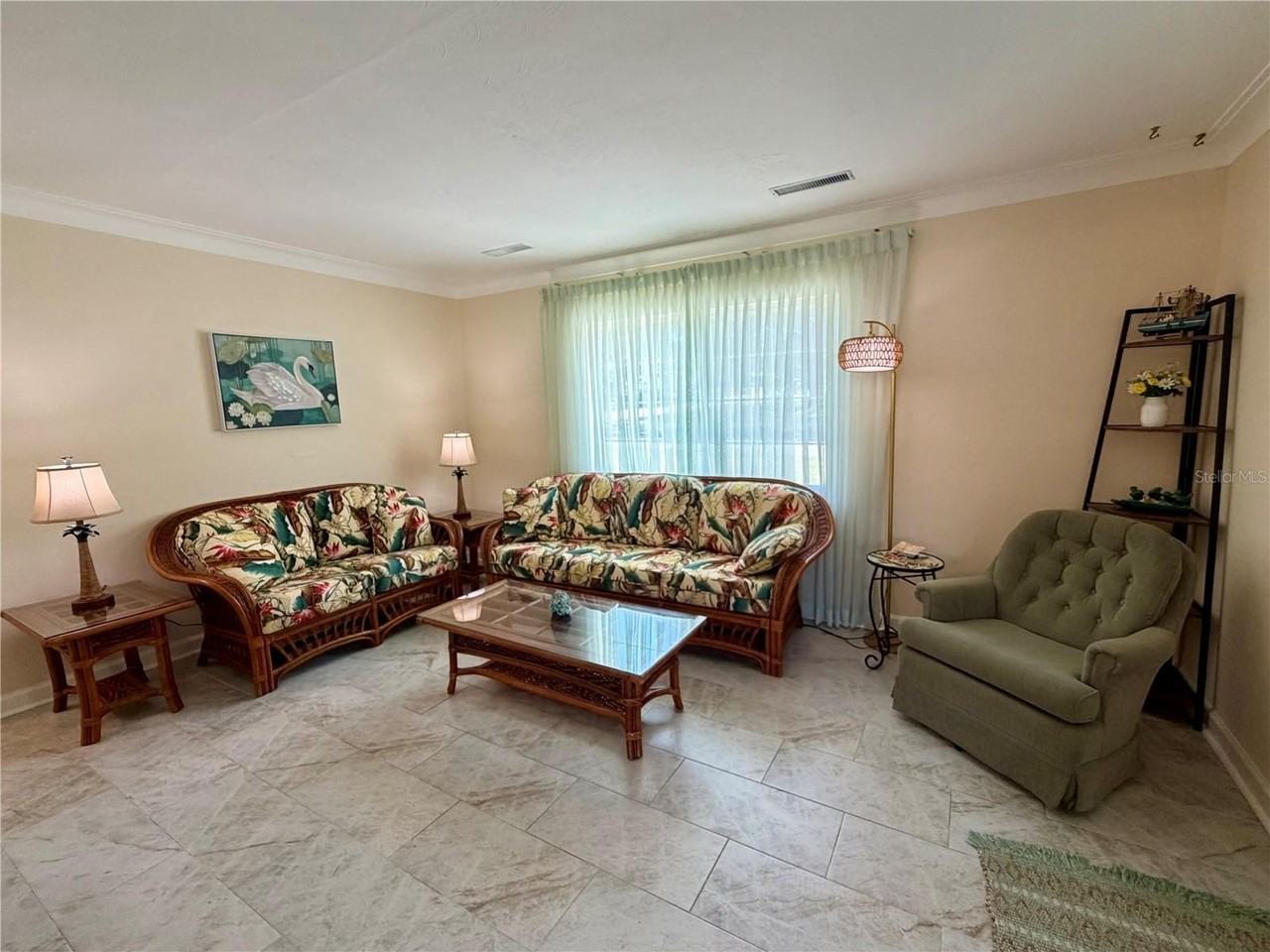 1109 S Betty Ln - Photo 6 of 20