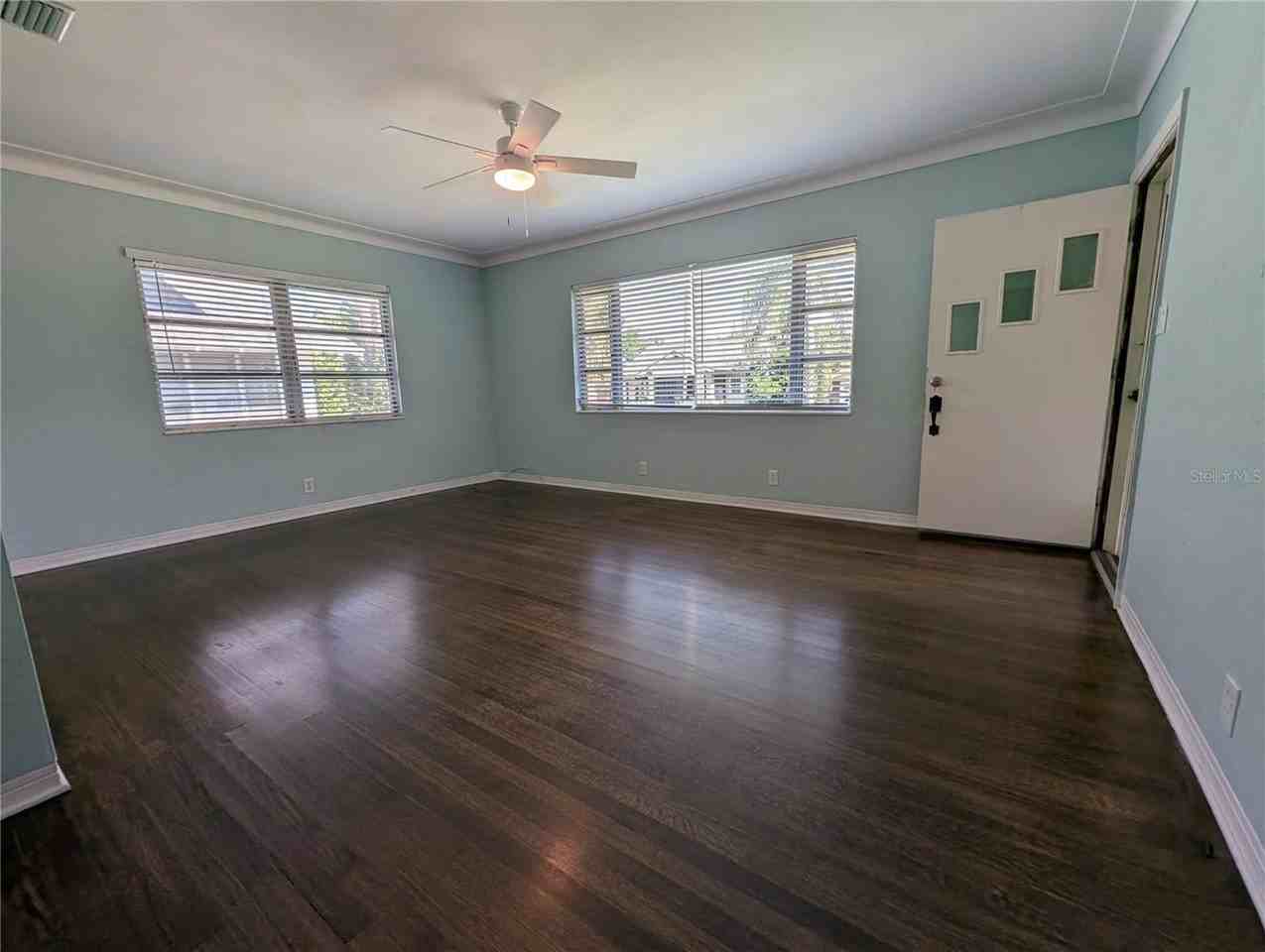 208 12th Ave N - Photo 5 of 26