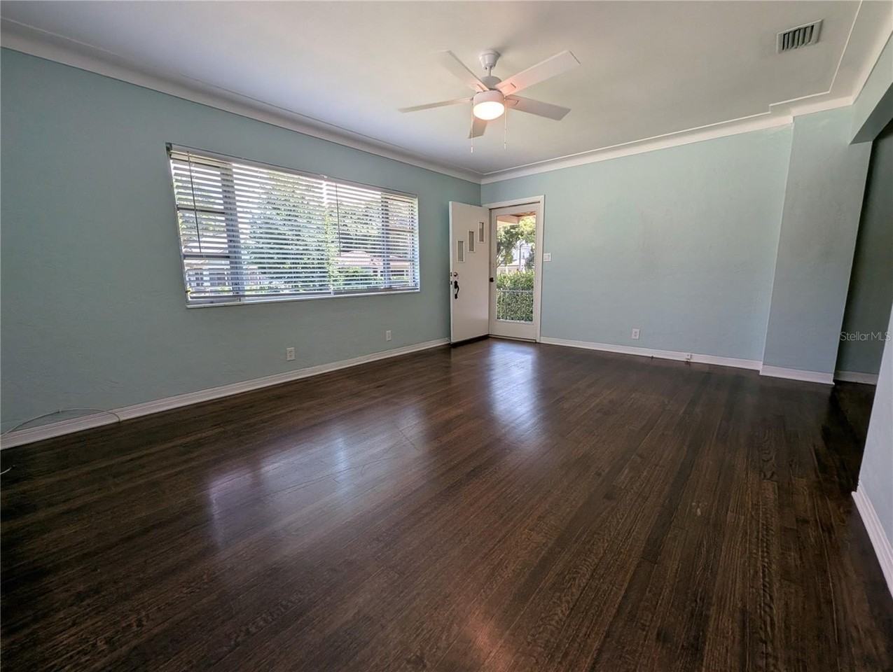 208 12th Ave N - Photo 6 of 26