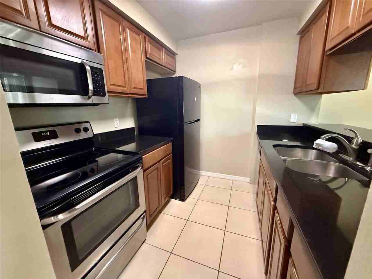 527 S Lincoln Ave #A107 - Photo 5 of 11