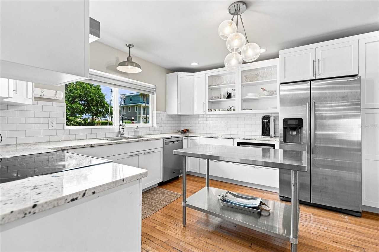 70 Gardenia St - Photo 6 of 33