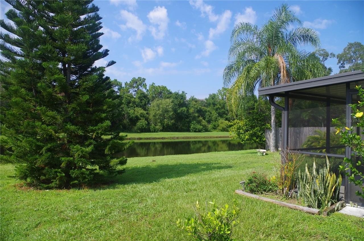 933 Summer Breeze Dr - Photo 7 of 31