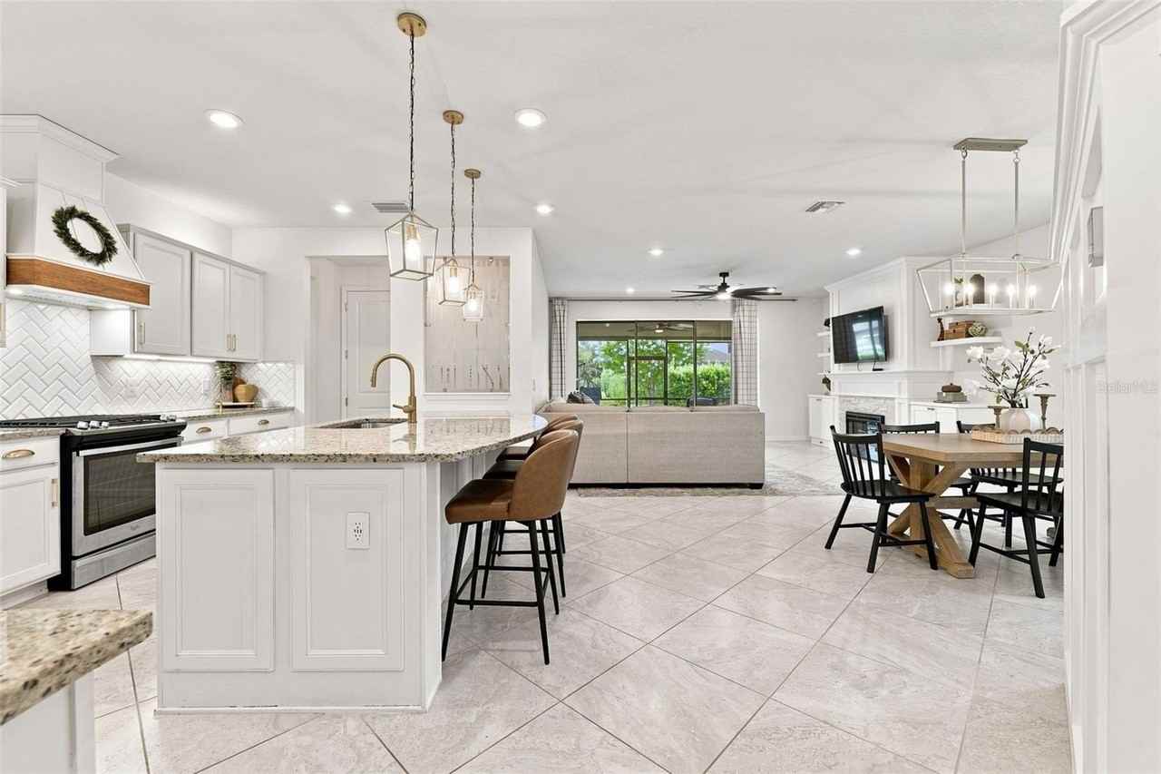 12846 Payton St - Photo 6 of 50