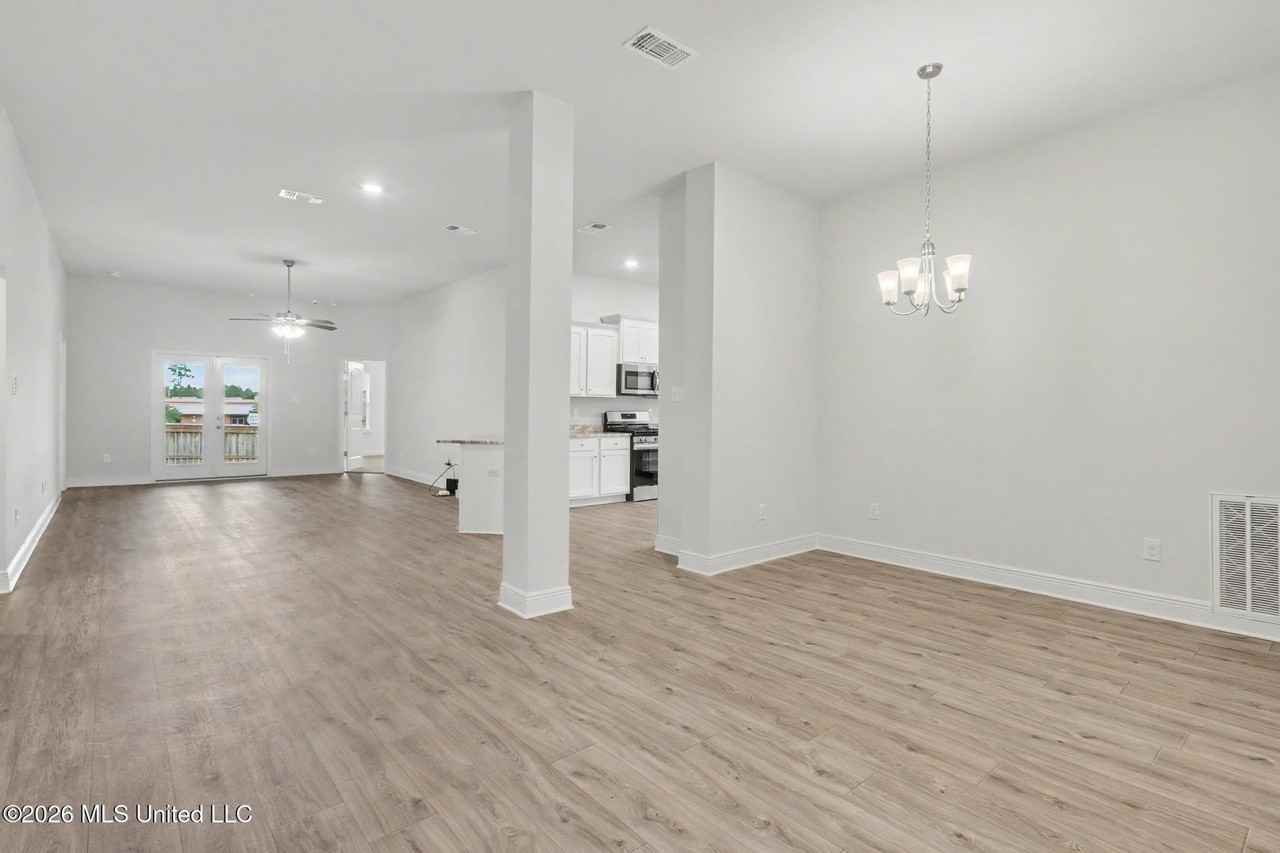 14027 Oak Arbor Dr - Photo 2 of 25
