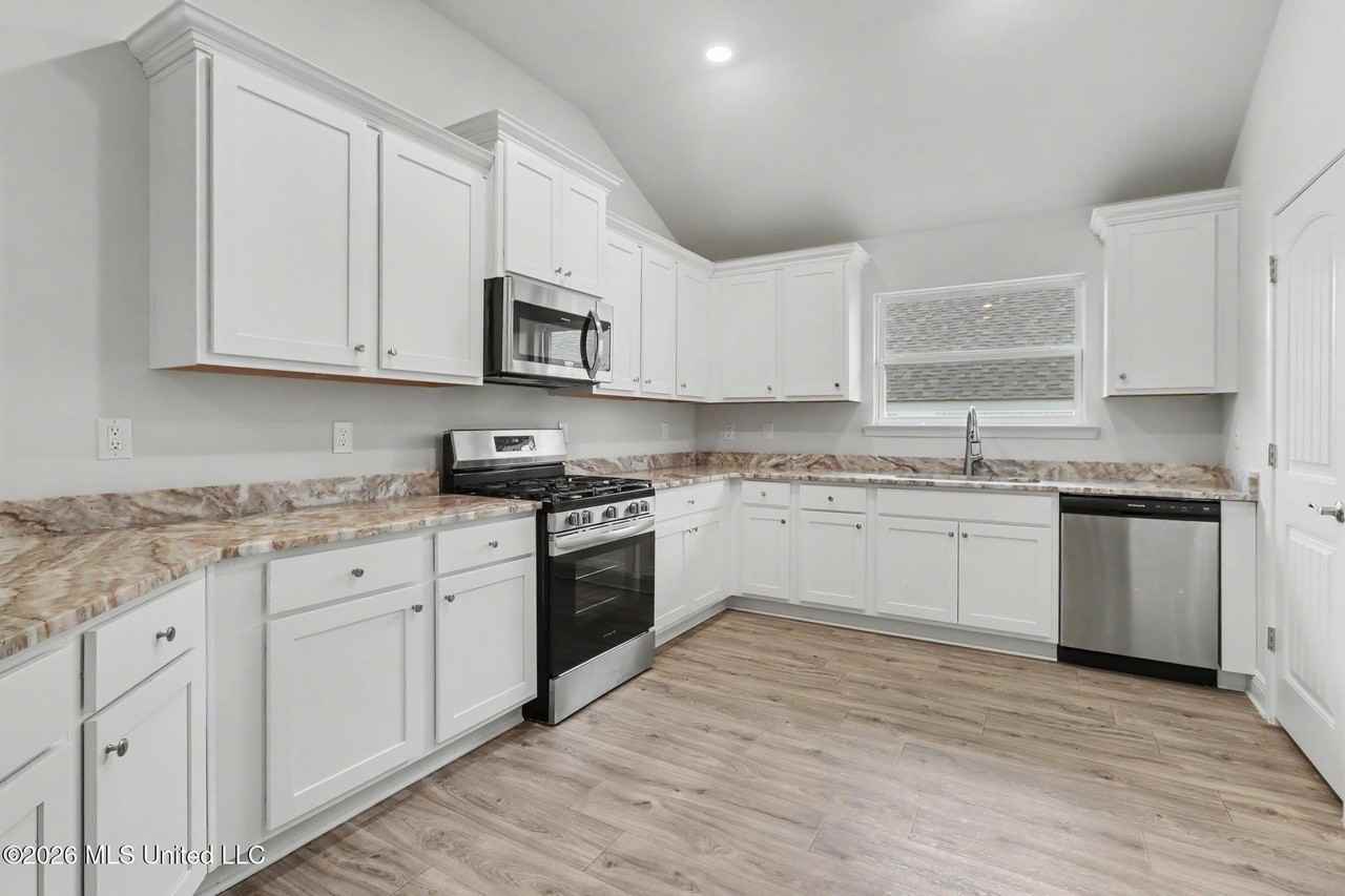 14027 Oak Arbor Dr - Photo 3 of 25