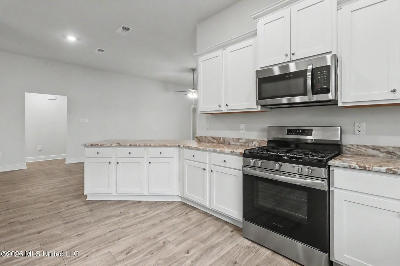 14027 Oak Arbor Dr - Photo 5 of 25