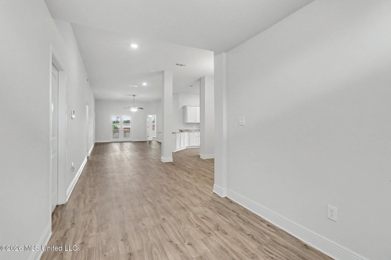 14027 Oak Arbor Dr - Photo 7 of 25