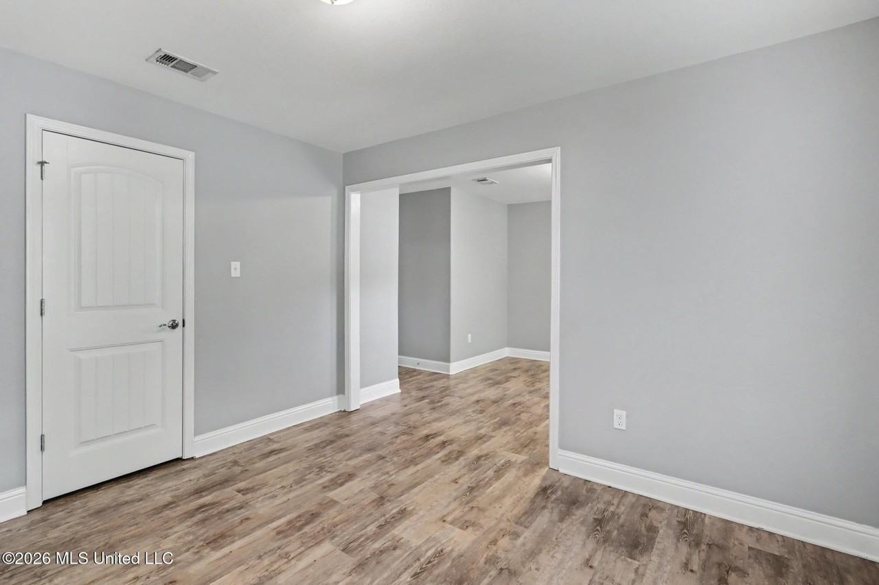 2184 Volterra Cir - Photo 7 of 28