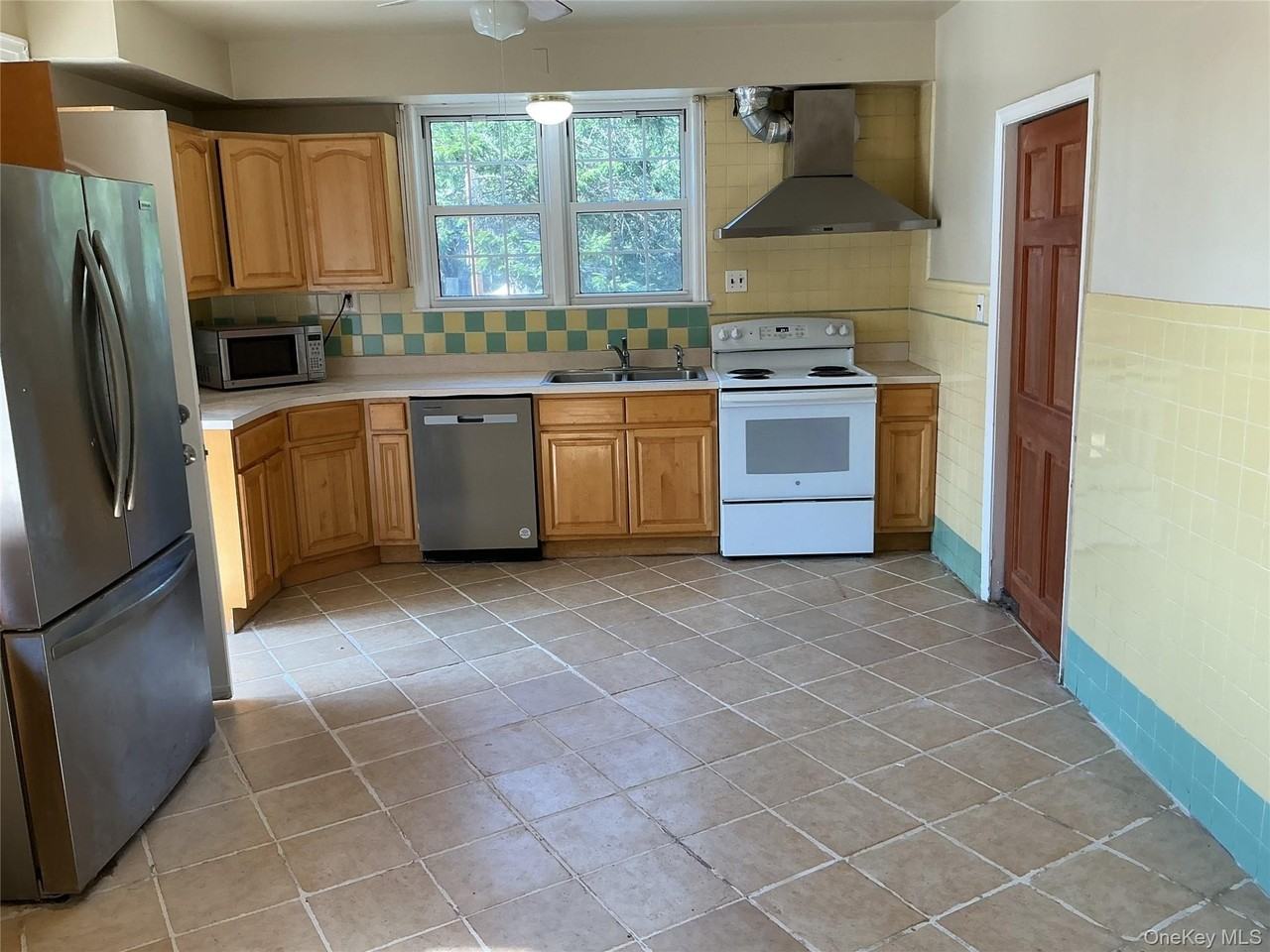 45 Tennyson Ave - Photo 5 of 21