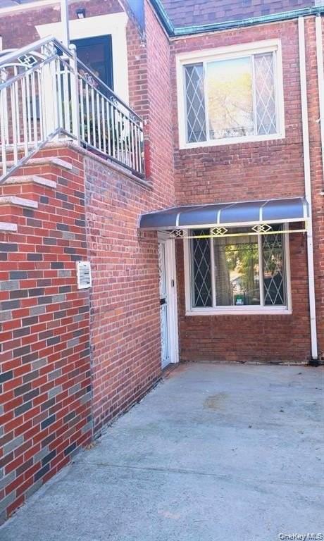 664 Remsen Ave - Photo 2 of 36