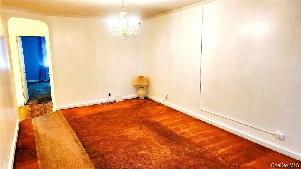 664 Remsen Ave - Photo 4 of 36